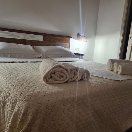 Il Portico Rooms Siniscola Bagian luar foto